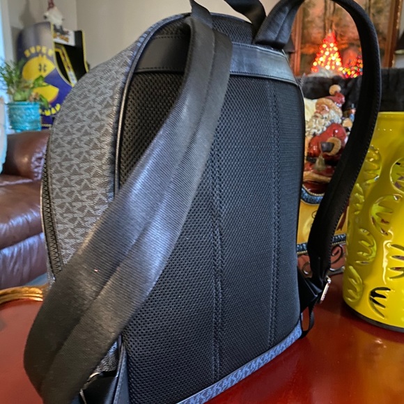 MK Cooper Backpack Authentic - Picture 6 of 9